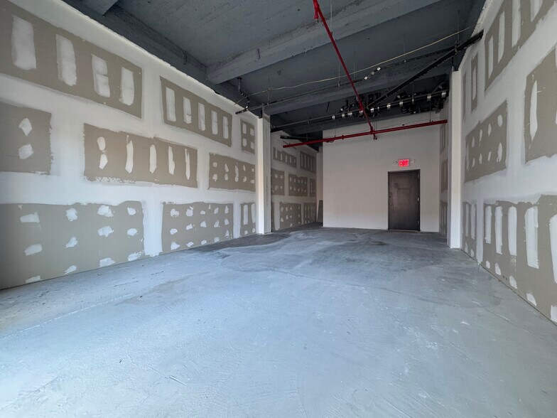 More Photos Of 16636 Jamaica Ave, Jamaica Hotel For Lease