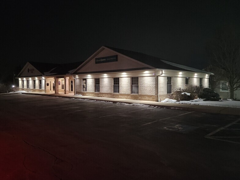 More Photos Of 154 Youngstown Rd, Hubbard Office Residential For Lease