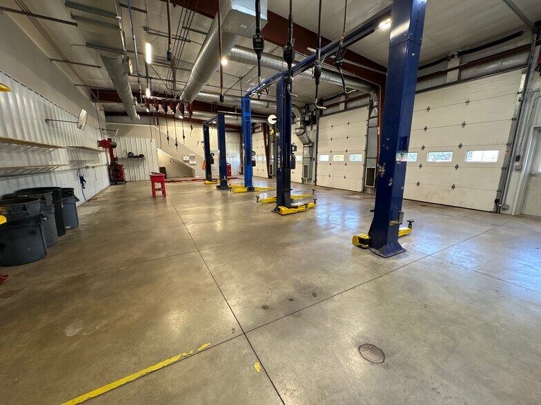 More Photos Of 2206 IFCU Way way, Lafayette Auto Repair For Sale