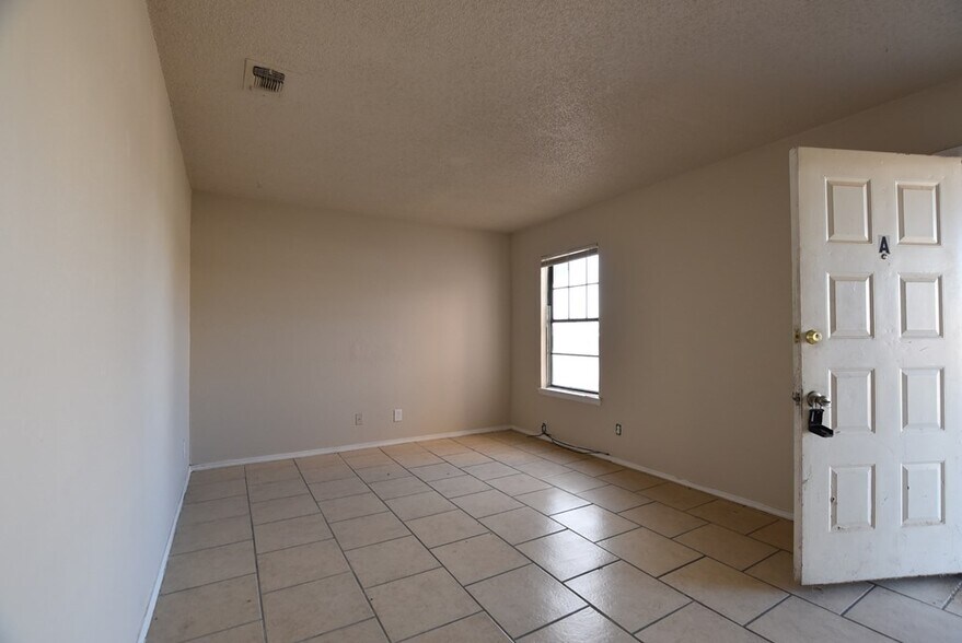More Photos Of 1308 N Carol Ave, Monahans Apartments For Sale