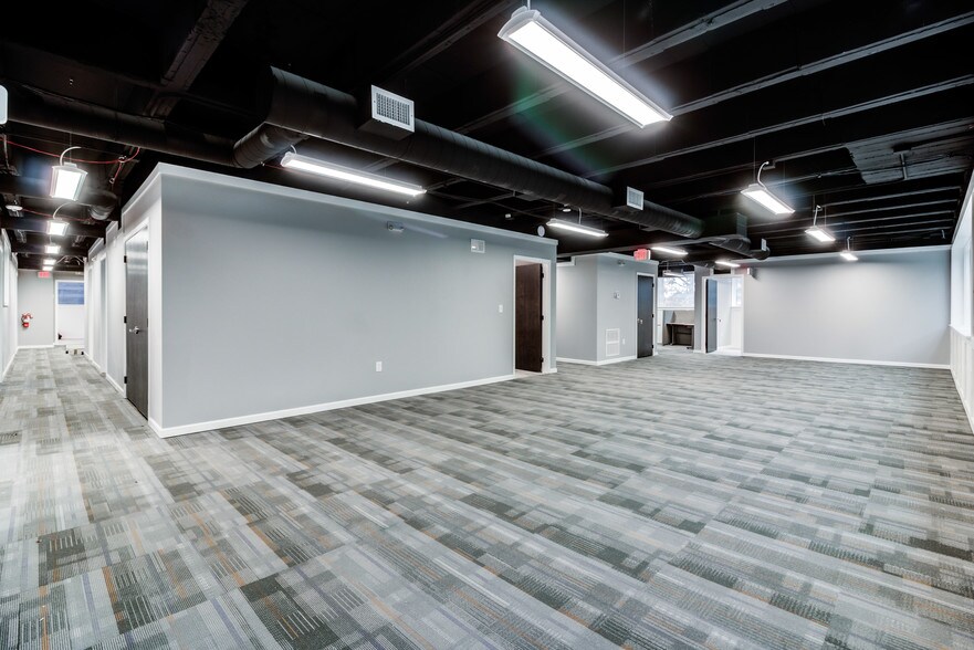 More Photos Of 25300 Lorain Rd, North Olmsted Medical For Lease