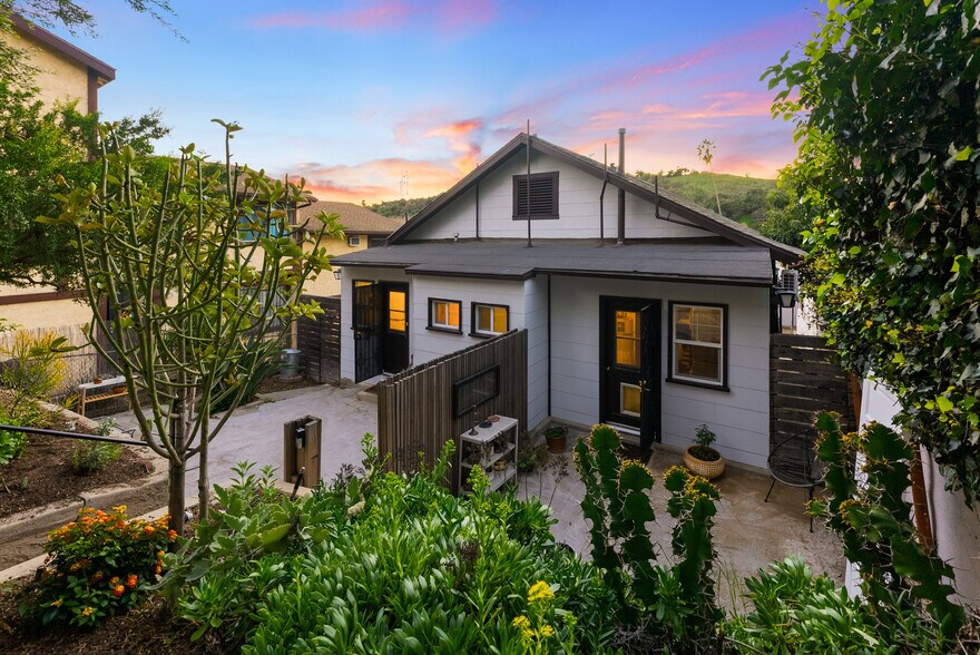 Primary Photo Of 534 Casanova St, Los Angeles Apartments For Sale