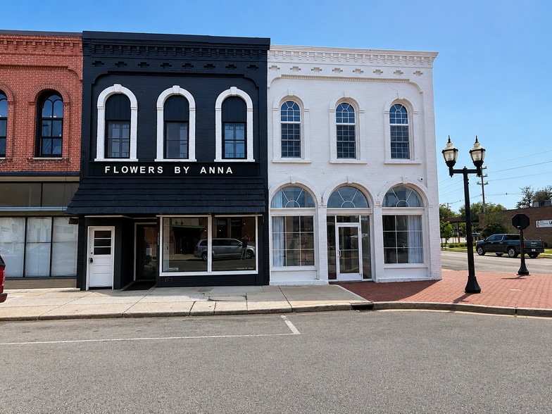 More Photos Of 111 Commercial St, Dowagiac Storefront Retail Residential For Sale