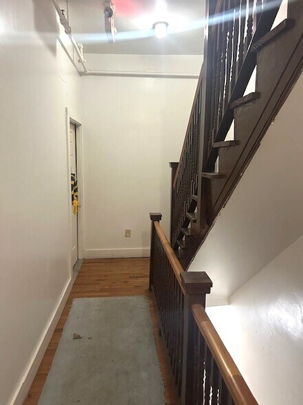 More Photos Of 89 Columbia St, Albany Apartments For Sale