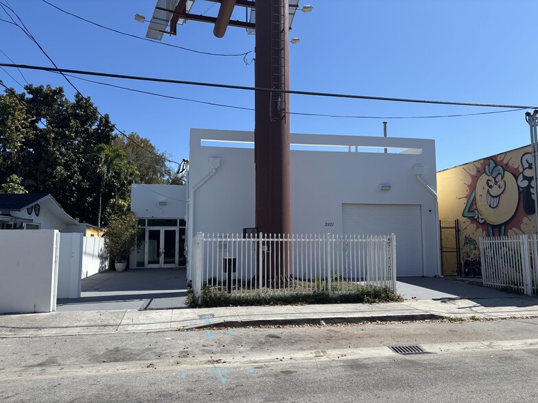 More Photos Of 2921 NW 6th Ave, Miami Warehouse For Lease