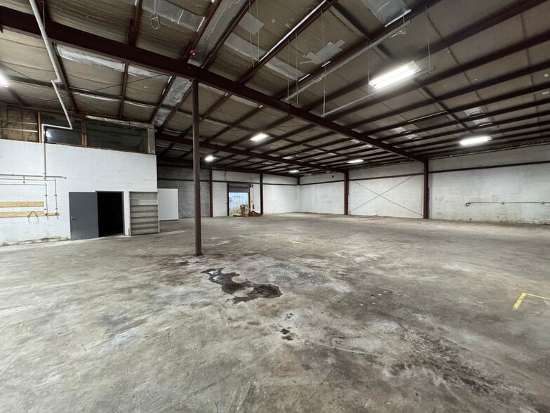 More Photos Of 205 Brick Kiln Rd, Winchester Warehouse For Sale
