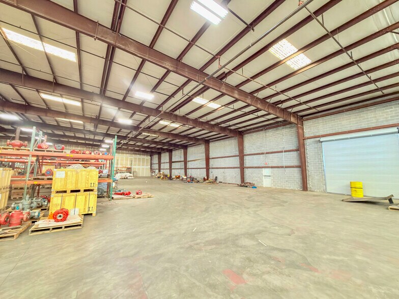 More Photos Of 10422 W Gulf Bank Rd, Houston Distribution For Lease