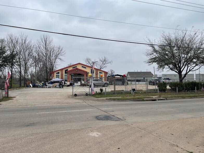 More Photos Of 11727 Wallisville Rd, Houston Auto Dealership For Lease