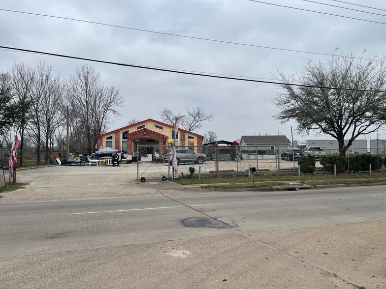 More Photos Of 11727 Wallisville Rd, Houston Auto Dealership For Sale