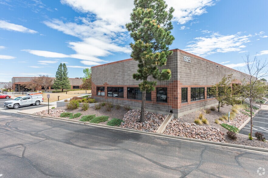 More Photos Of 1915 Aerotech Dr, Colorado Springs Office For Lease