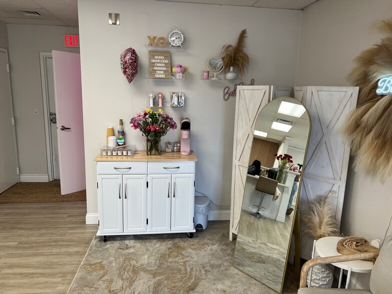 More Photos Of 1496 Boston Post Rd, Milford Storefront Retail Office For Lease