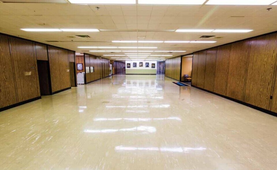 More Photos Of 3260 Goodyear Blvd, Union City Manufacturing For Lease