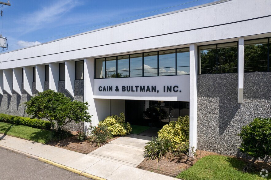 More Photos Of 2145 Dennis St, Jacksonville Warehouse For Lease