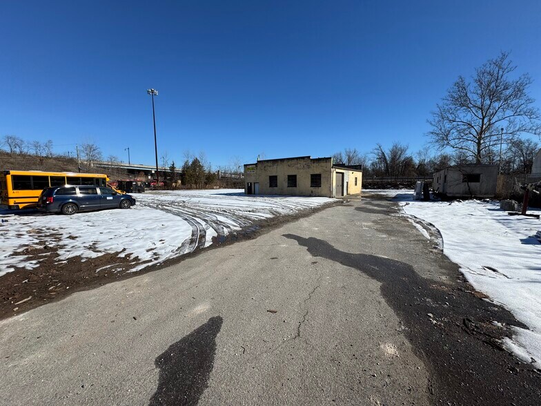 More Photos Of 1 Kingsland Ave, Clifton Warehouse For Lease