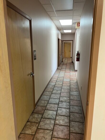 More Photos Of 240 Corporate Dr, Sibley Distribution For Sale
