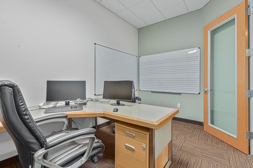 More Photos Of 4650 E Cotton Center Blvd, Phoenix Office For Lease