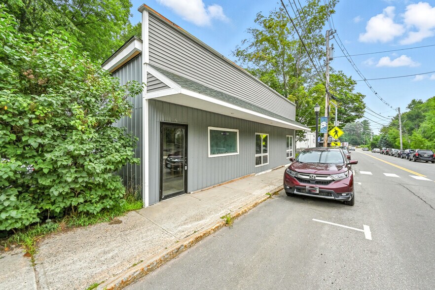 More Photos Of 370 Main St, Wilton Restaurant For Sale
