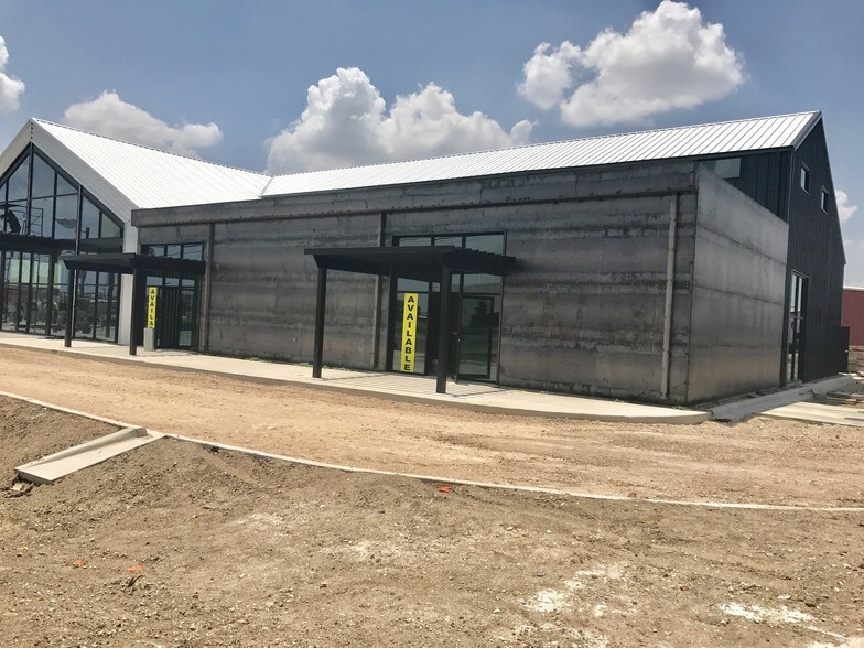 More Photos Of 4109 N Conway Ave, Palmhurst Storefront For Sale