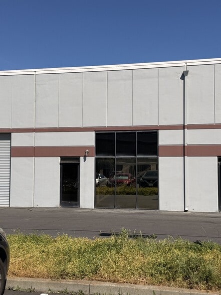 More Photos Of 1735 Enterprise Dr, Fairfield Light Distribution For Sale