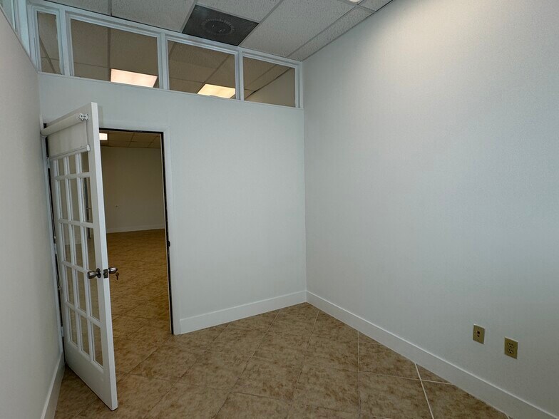 More Photos Of 4005 NW 114th Ave, Doral Business Park For Lease