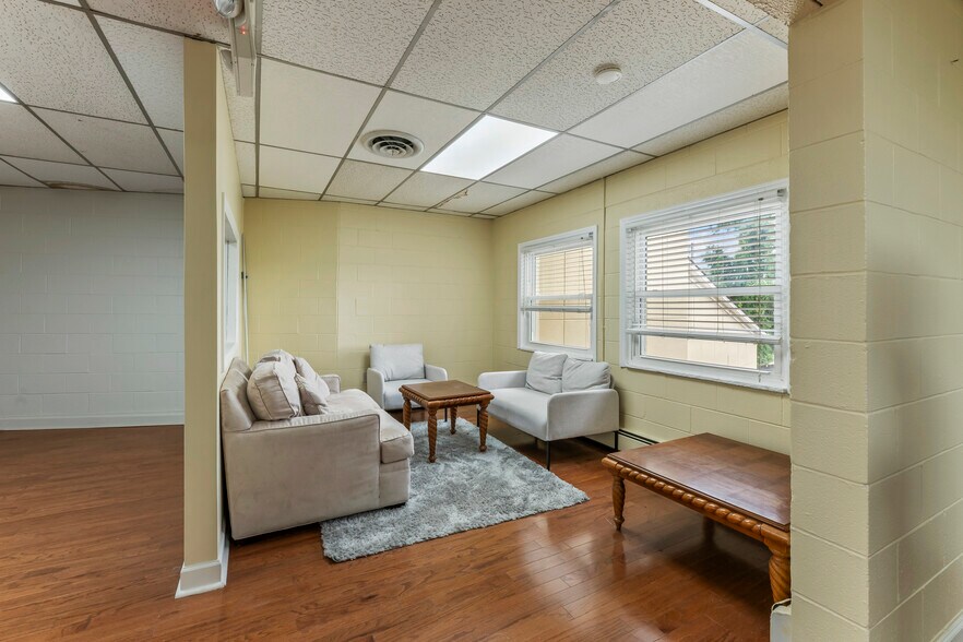 More Photos Of 37 Station Dr, Princeton Junction Office For Sale