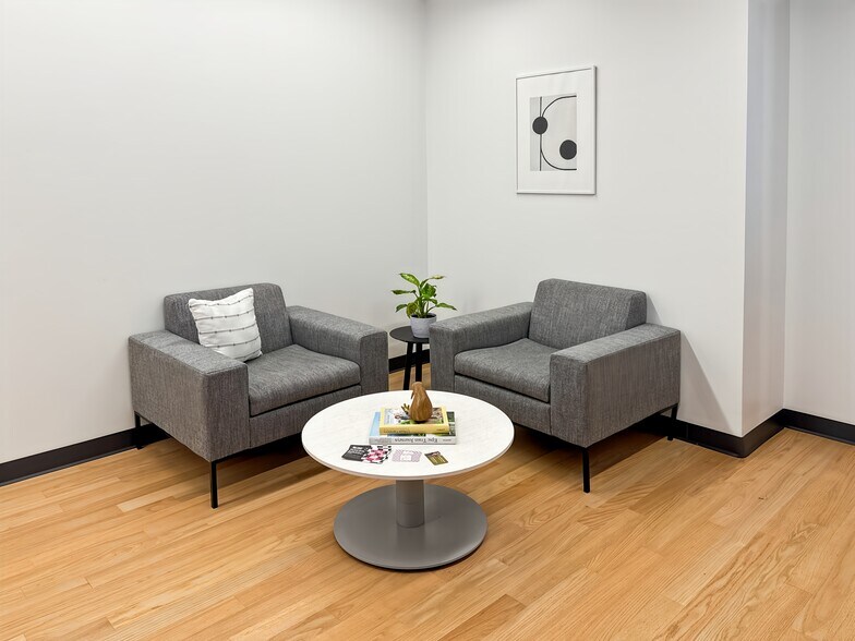 More Photos Of 1918 N Mendell St, Chicago Coworking Space