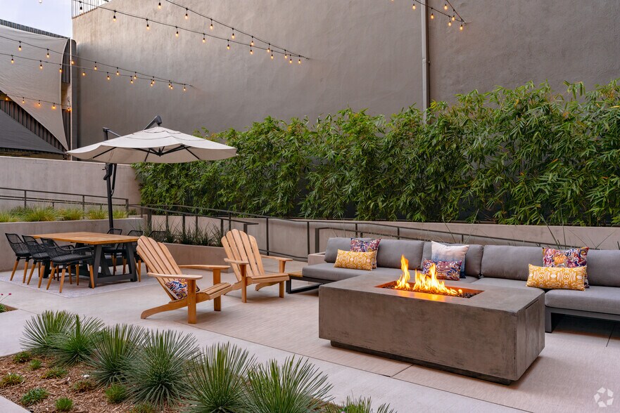 More Photos Of 6725 W Sunset Blvd, Los Angeles Office For Lease