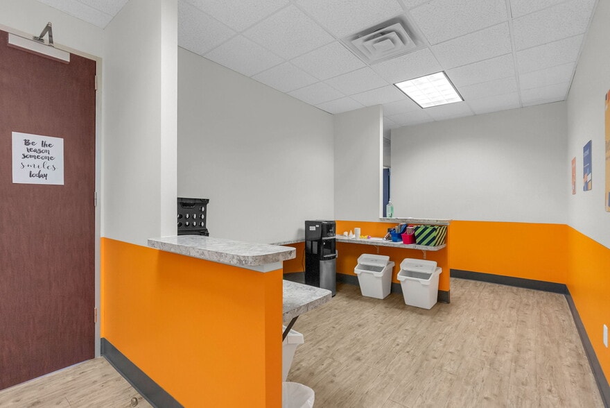 More Photos Of 6707 Sterling Ridge Dr, The Woodlands Medical For Lease