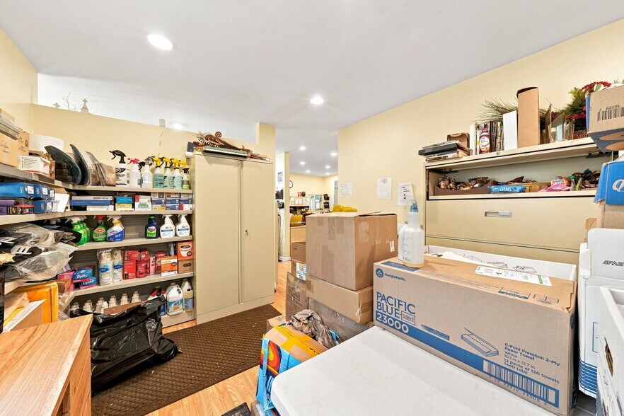 More Photos Of 1802 Lincoln Way, McKeesport Medical For Sale