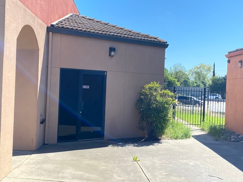 More Photos Of 6366 Tupelo Dr, Citrus Heights Freestanding For Sale