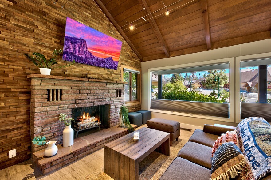 More Photos Of 201 State Line Rd, Kings Beach Office For Sale