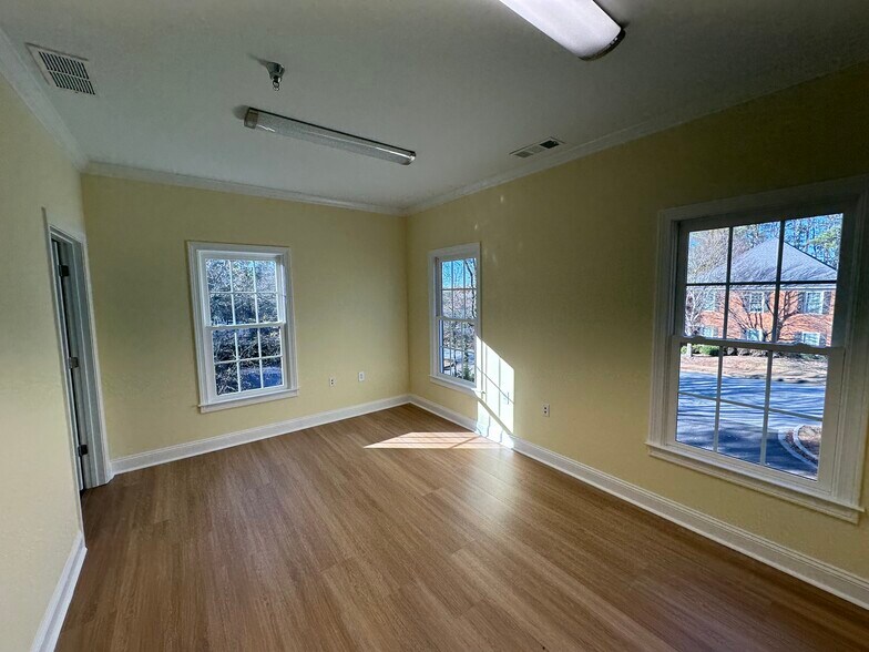More Photos Of 585 Colonial Park Dr, Roswell Loft Creative Space For Sale