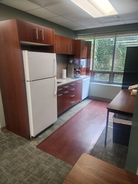 More Photos Of 4020 Copper View, Traverse City Medical For Sale