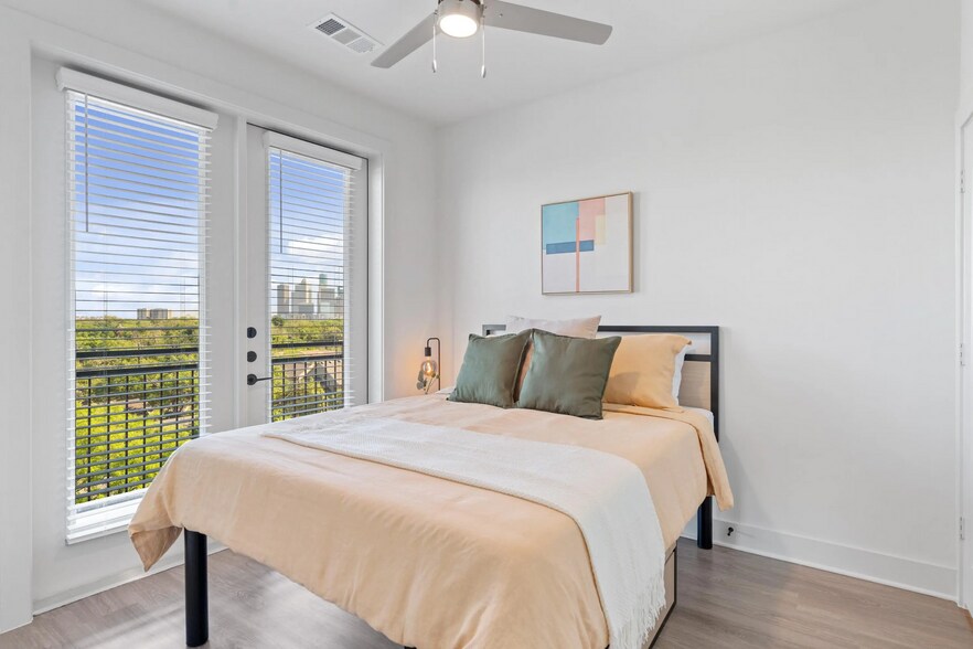More Photos Of 713 Richmond Ave, Houston Apartments For Lease