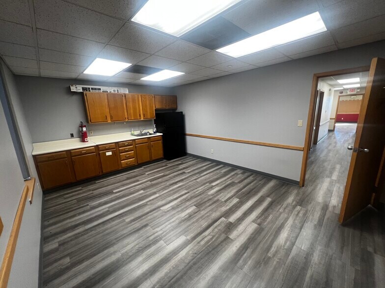 More Photos Of 8888 Hall St, Saint Louis Unknown For Lease