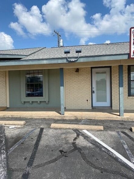 More Photos Of 400 Chisholm Valley Dr, Round Rock Unknown For Lease