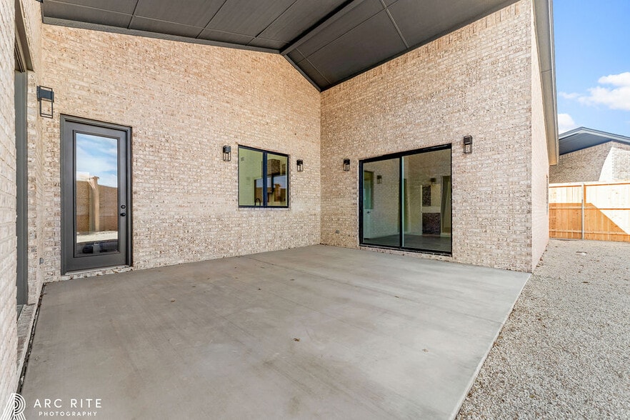 More Photos Of 2303 Toledo-4509 22nd Pl, Lubbock Specialty For Sale