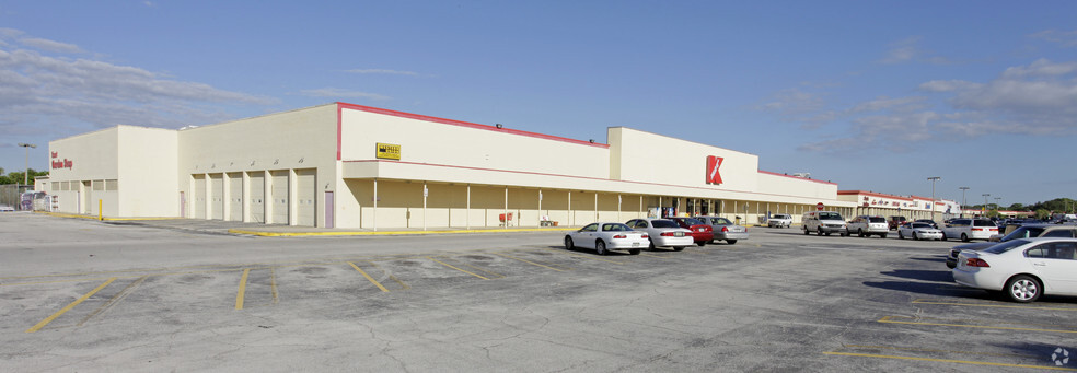 Primary Photo Of 2009-2111 S US Highway 1, Fort Pierce Unknown For Lease