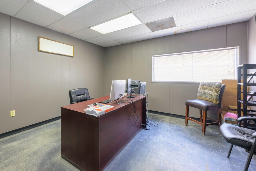 More Photos Of 7020 N County Rd W, Odessa Warehouse For Sale