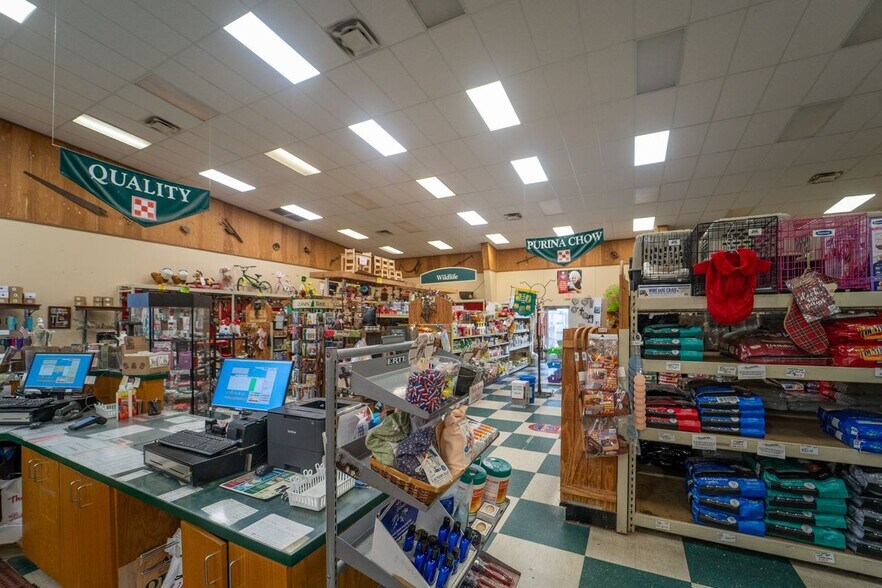 More Photos Of 5705 N Main St, Victoria General Retail For Sale