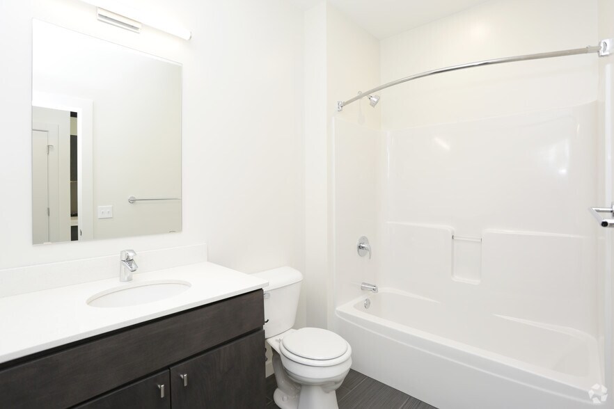 More Photos Of 1059 Wealthy St SE, Grand Rapids Apartments For Lease