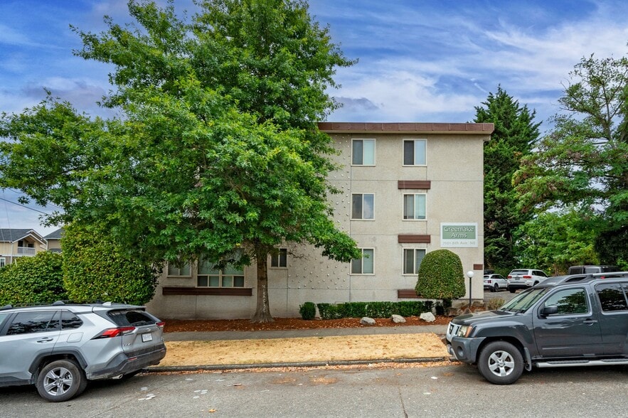 More Photos Of 7101 6th Ave NE, Seattle Apartments For Sale