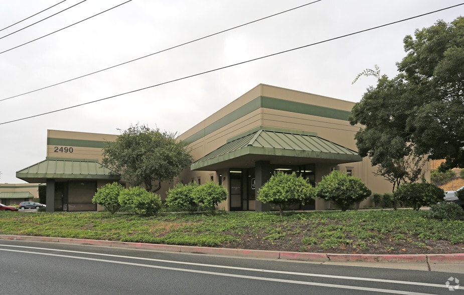More Photos Of 2490 Arnold Industrial Way, Concord Warehouse For Lease