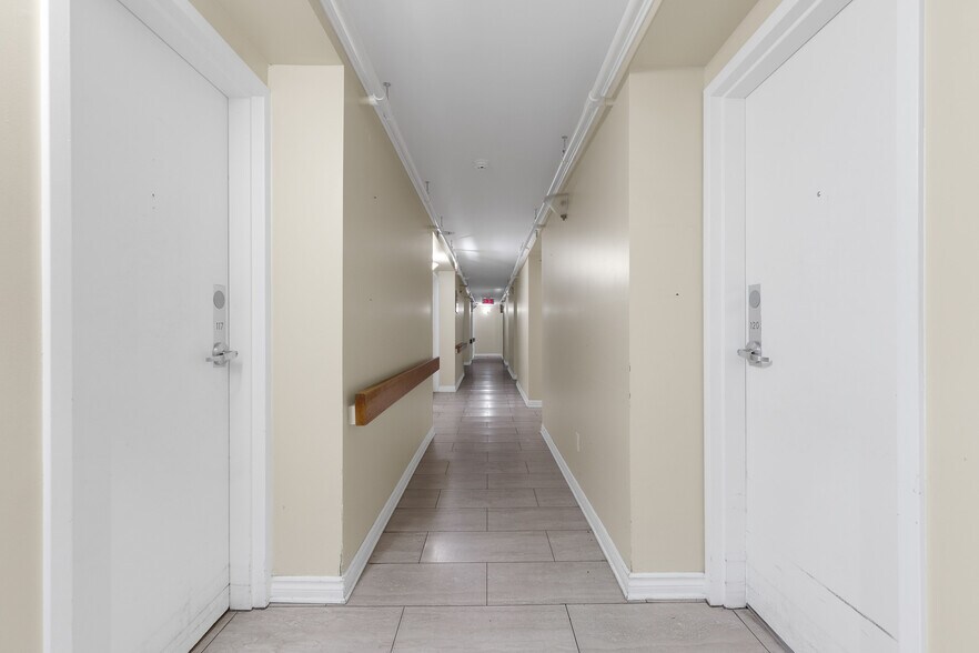 More Photos Of 21 Rue Messier, Mont-saint-hilaire Apartments For Sale
