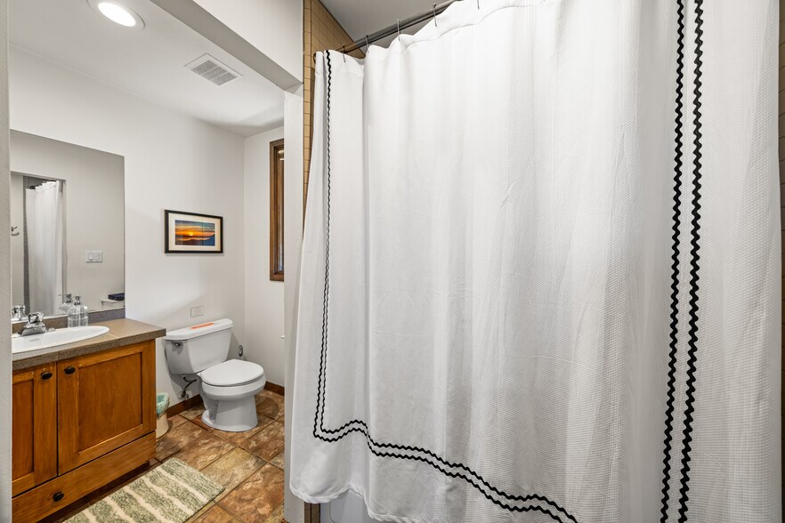 More Photos Of 8 Circle Rd, San Rafael Rehabilitation Center For Sale