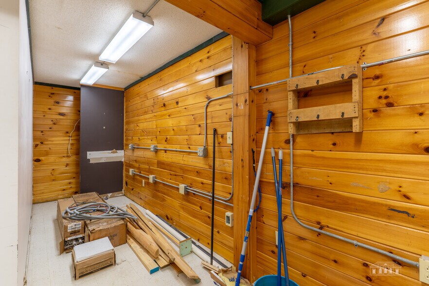 More Photos Of 1915 Saranac Ave, Lake Placid General Retail For Sale