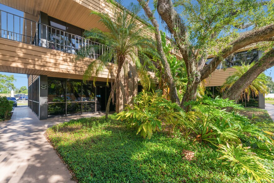 More Photos Of 2750 Stickney Point Rd, Sarasota Medical For Sale