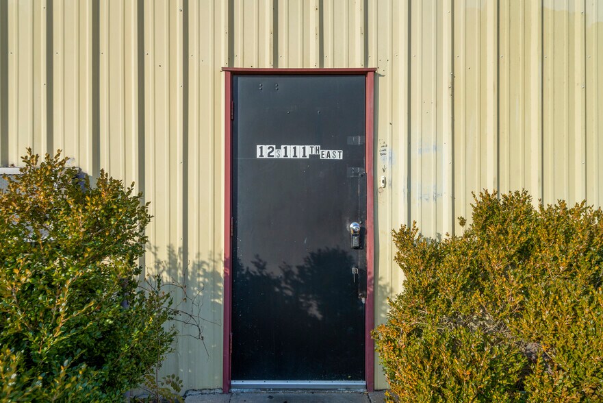 More Photos Of 12 S 111th Ave, Tulsa Service For Lease