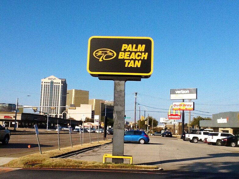 More Photos Of 5850-5858 Greenville Ave, Dallas Unknown For Lease