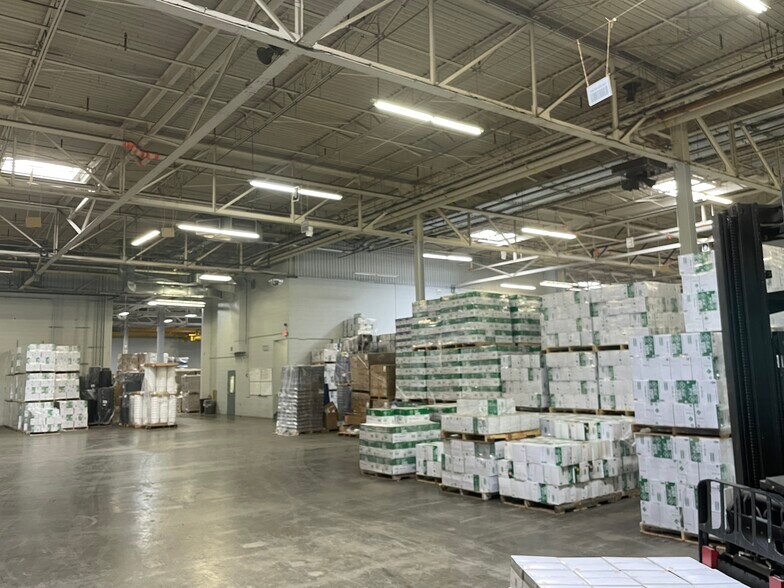 More Photos Of 385 Long Hill Rd, Guilford Warehouse For Lease